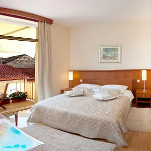 https://hotel-royal-suites.splithotels.org